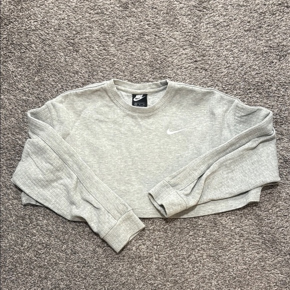 Nike Tops - Nike Heather Gray Crewneck Crop Top XL